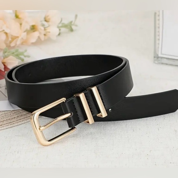 NWT Elegant Black PU Leather Belt with Gold Buckle - Picture 3 of 7